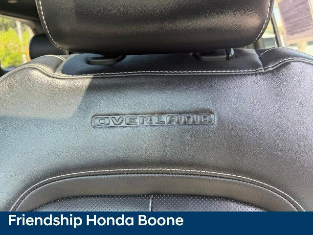 Used 2023 Jeep Grand Cherokee Overland AWD/4WD image 19