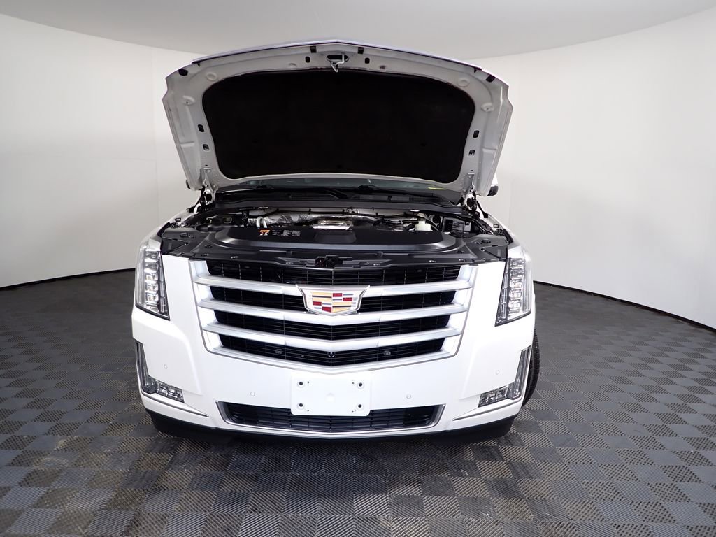 Used 2016 Cadillac Escalade Luxury image 11