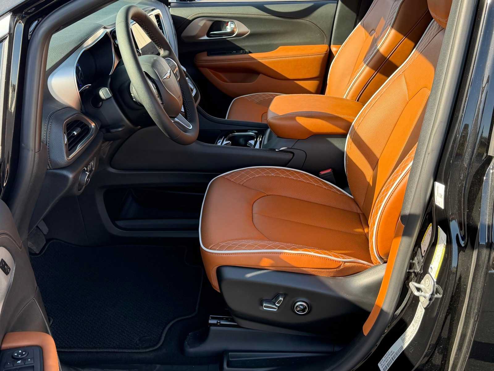 New 2026 Chrysler Pacifica Pinnacle AWD/4WD image 23