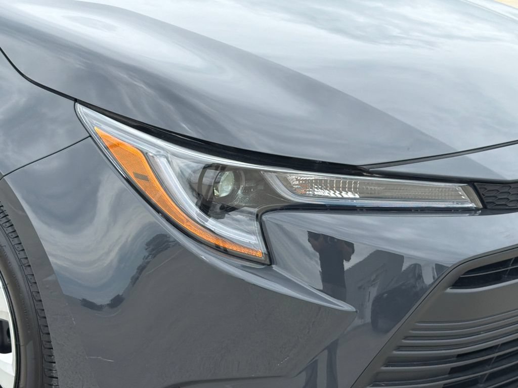 Used 2025 Toyota Corolla LE FWD image 7