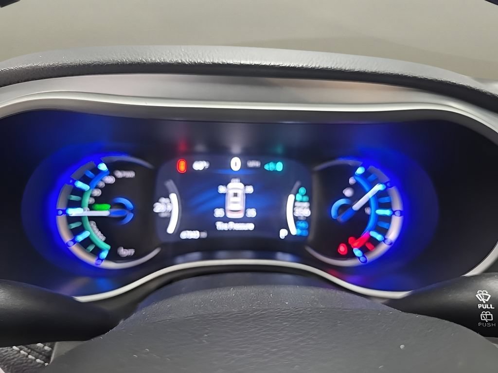 Used 2024 Chrysler Pacifica Limited FWD image 42