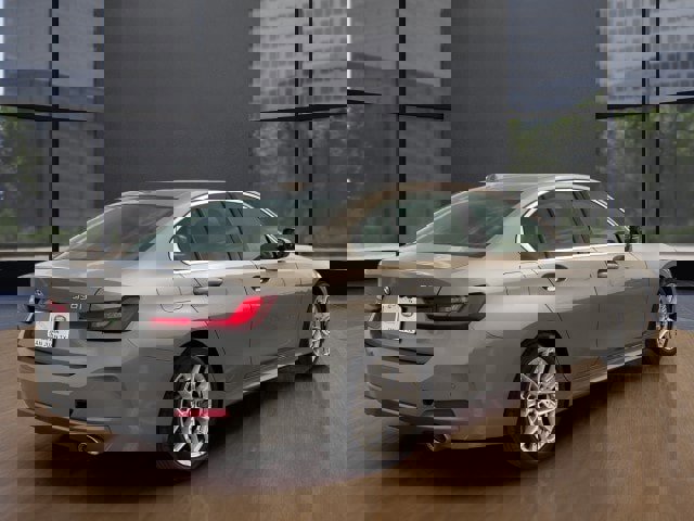 Used 2025 BMW 330i Sedan image 5