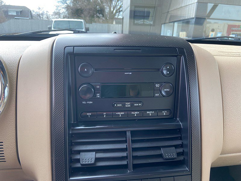 Used 2007 Ford Explorer Sport Trac Limited image 16