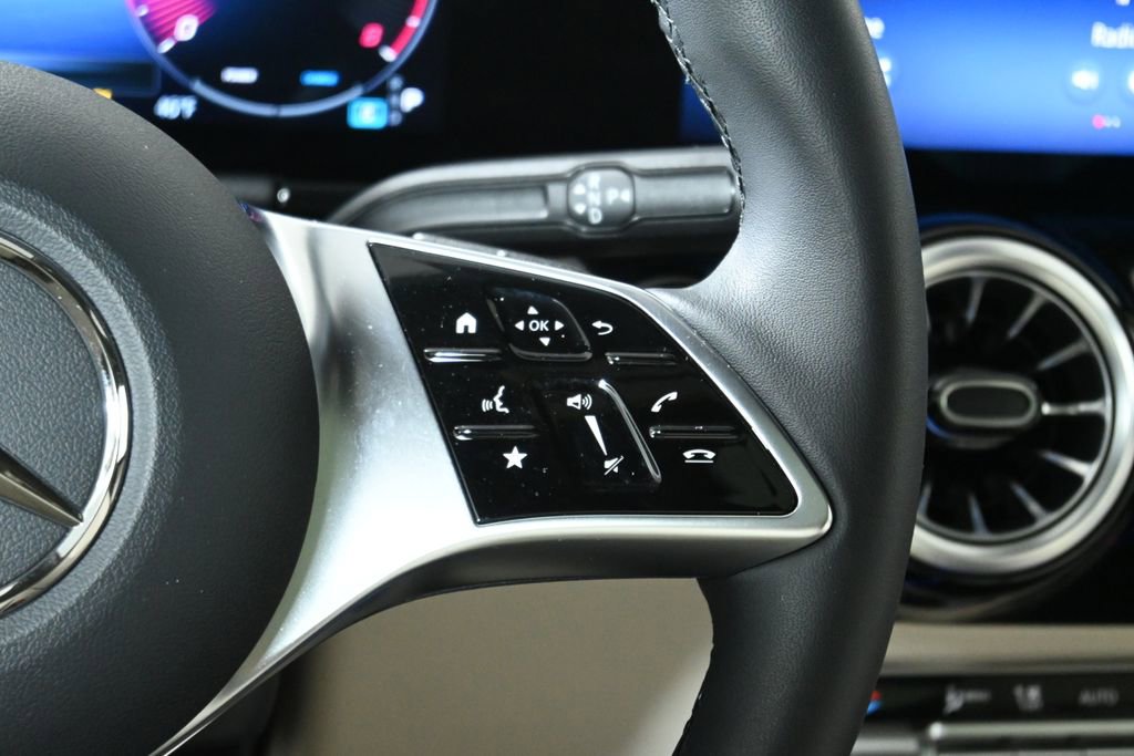 Certified 2026 Mercedes-Benz GLA 250 4MATIC image 17