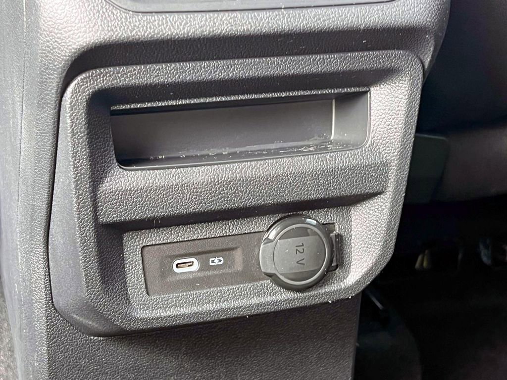 Used 2022 Volkswagen Tiguan SE R-Line image 14