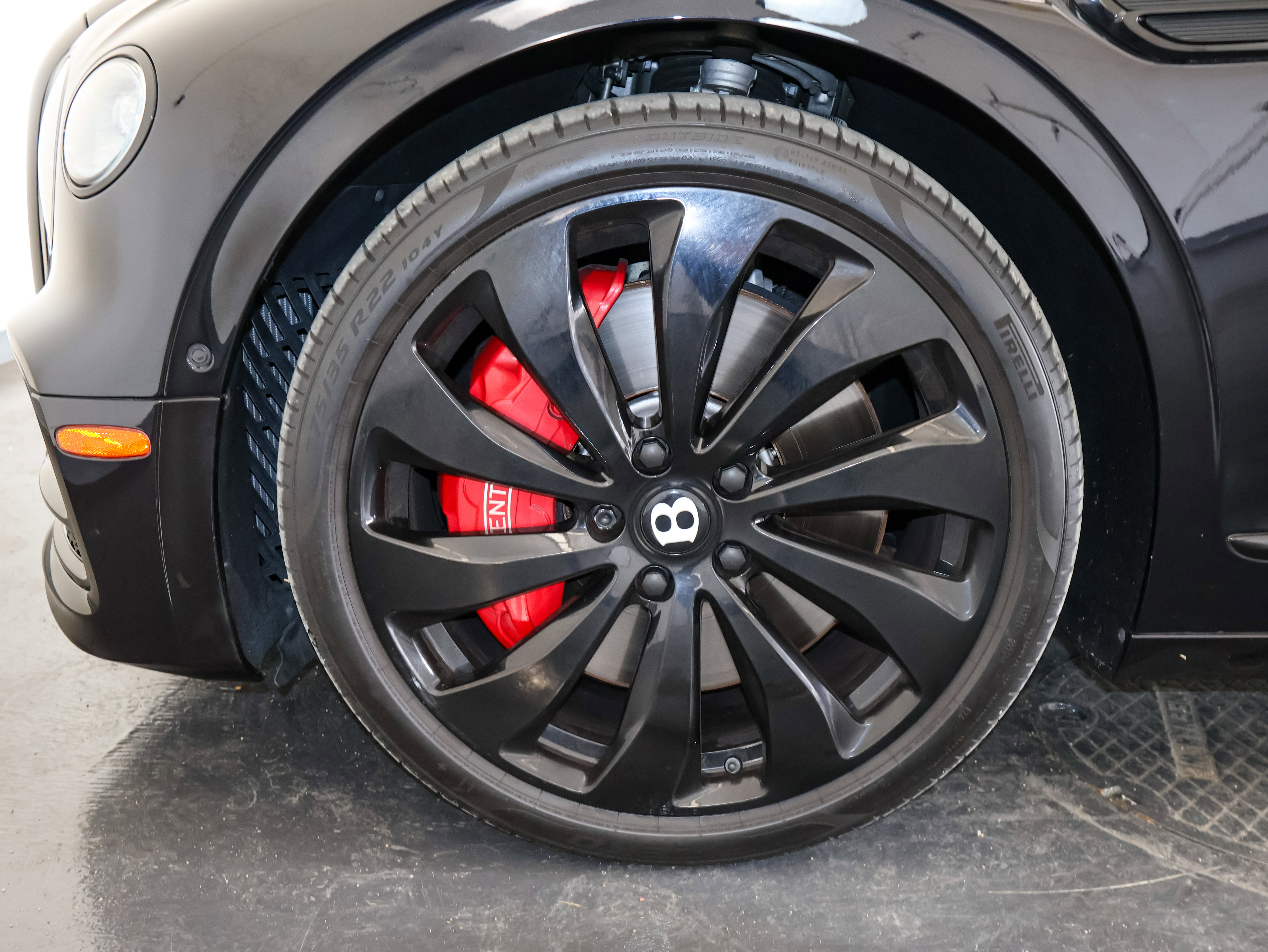 Used 2022 Bentley Flying Spur V8 image 48