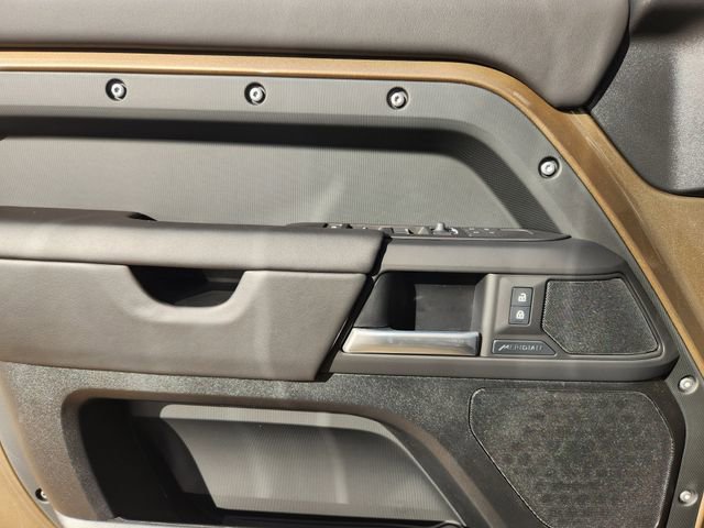 Used 2026 Land Rover Defender 110 S image 16