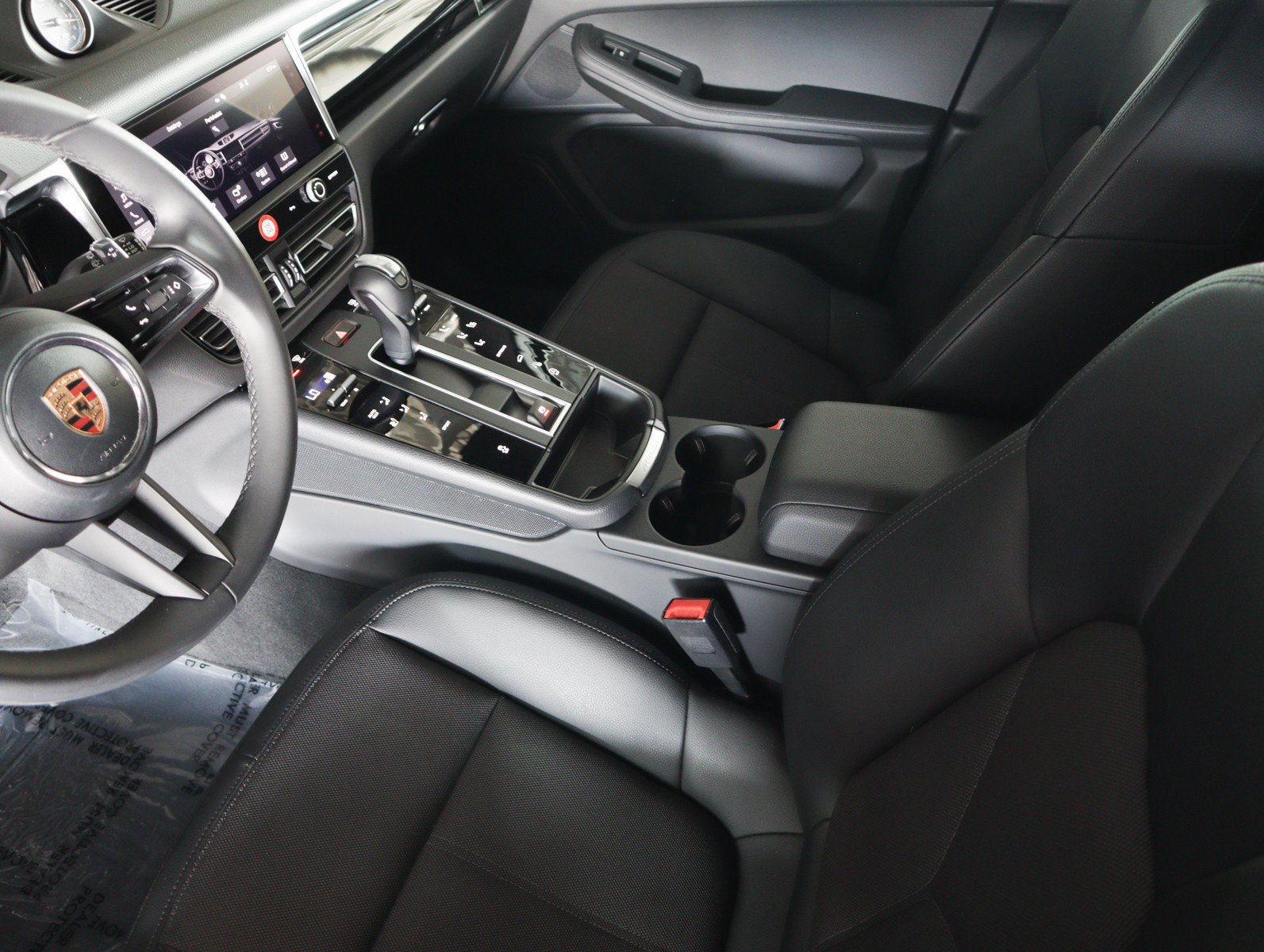 Certified 2026 Porsche Macan AWD/4WD image 15