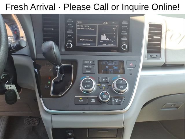 Used 2020 Toyota Sienna L FWD image 18