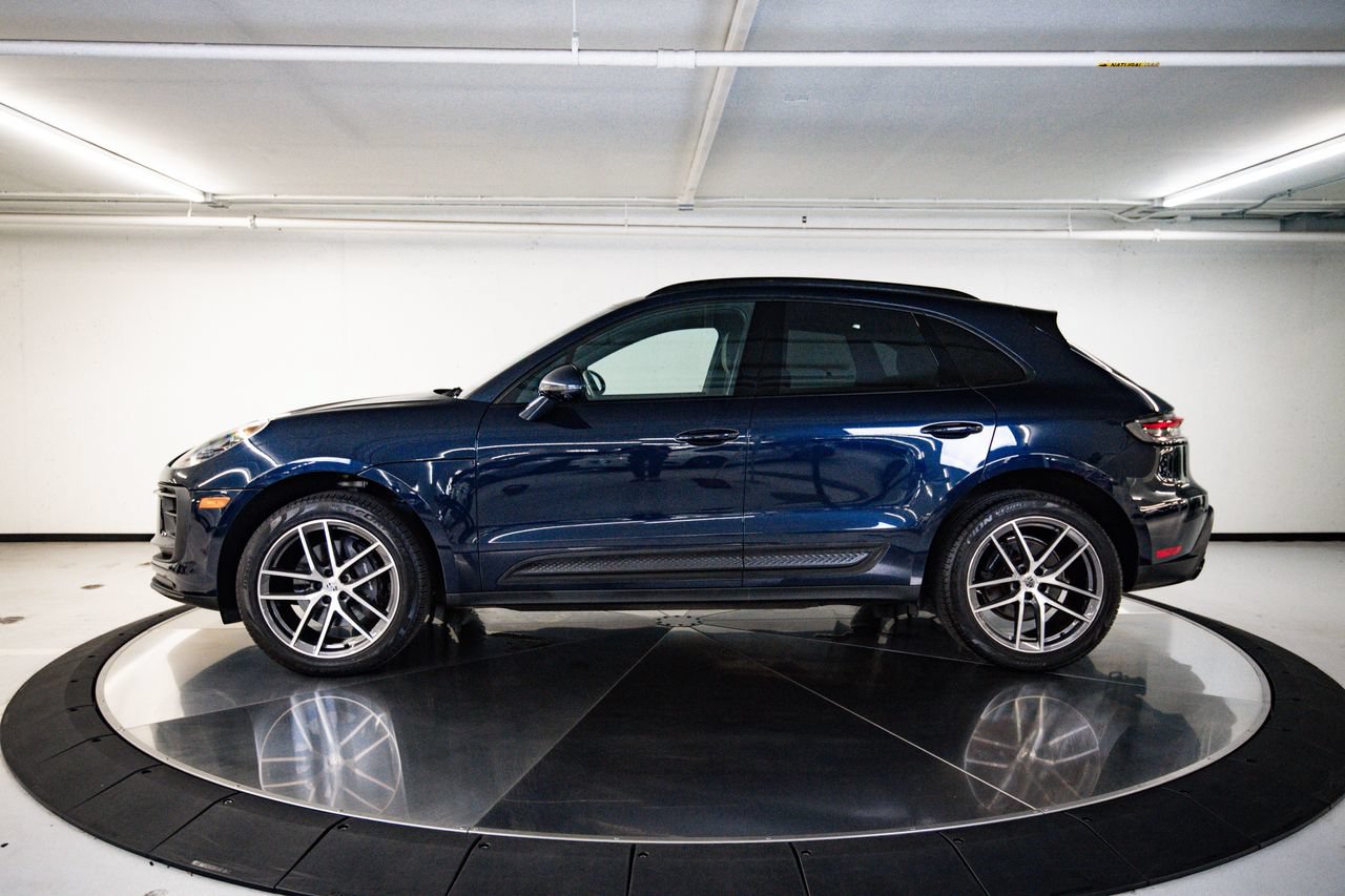 Certified 2023 Porsche Macan AWD/4WD image 2