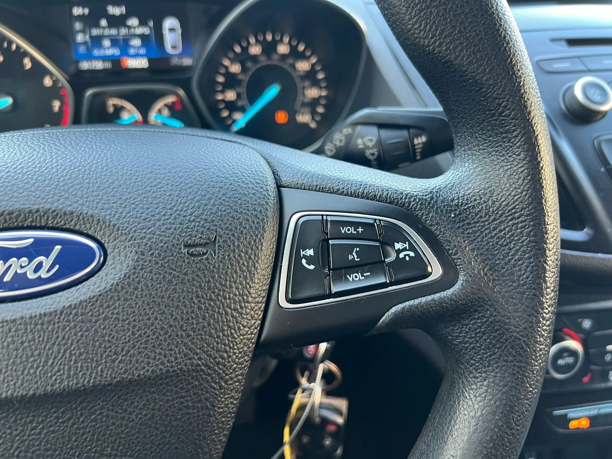 Used 2018 Ford Escape SE FWD image 21