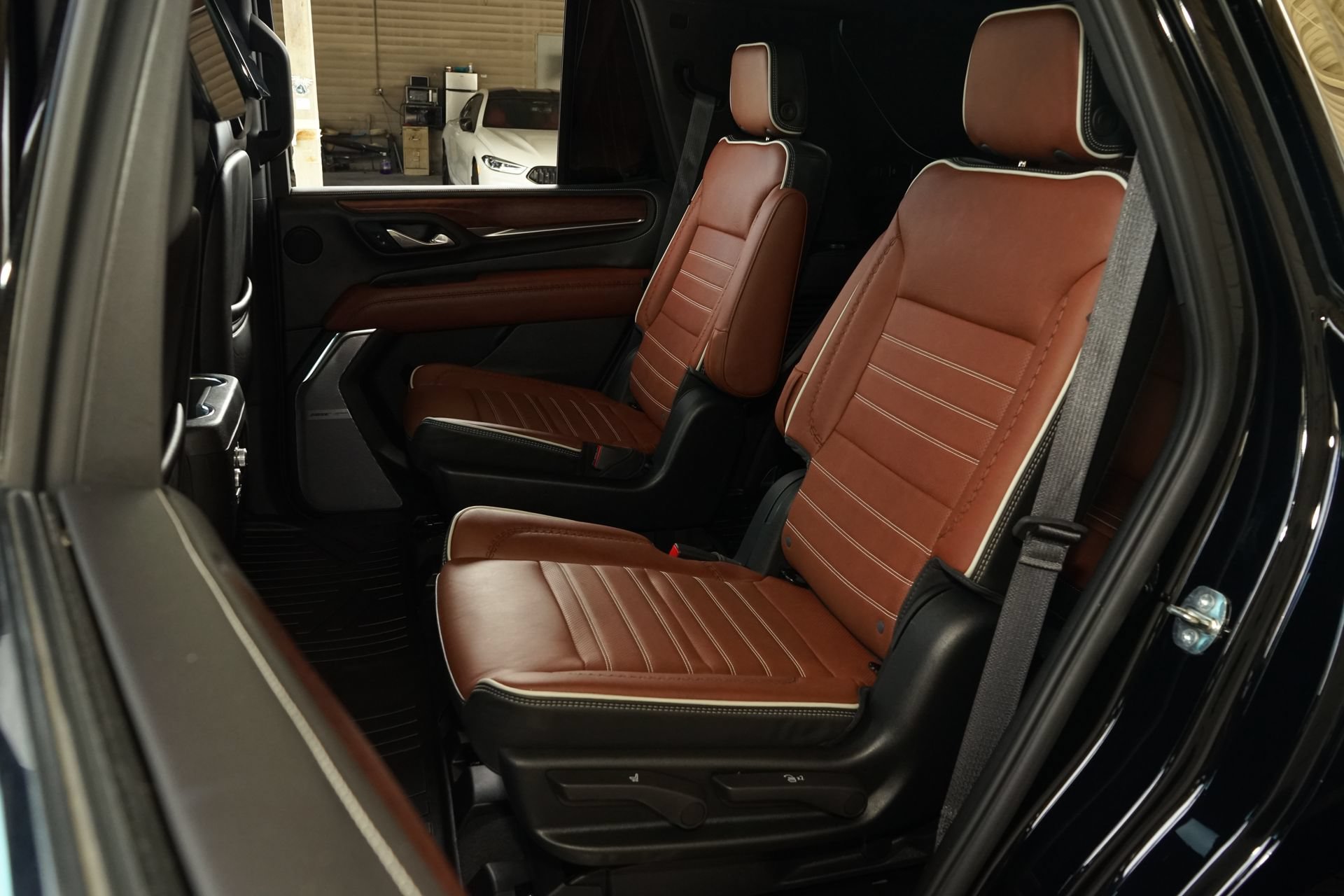 Used 2023 GMC Yukon Denali Ultimate AWD/4WD image 15
