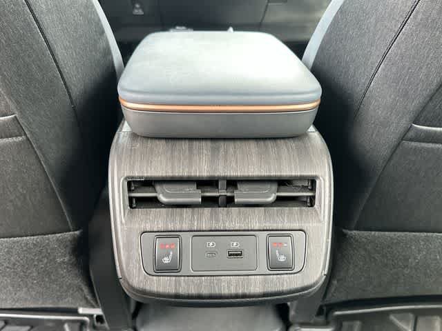 Used 2024 Nissan Ariya AWD image 21