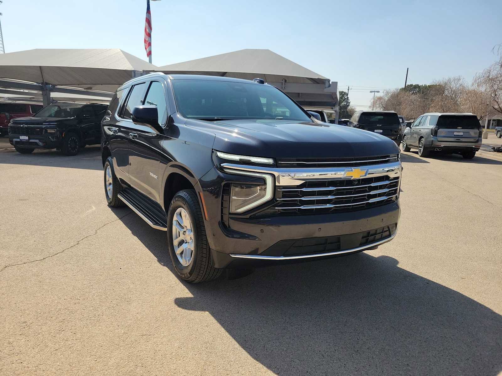 Used 2025 Chevrolet Tahoe LT RWD image 2