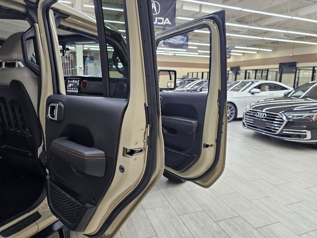 Used 2020 Jeep Gladiator Mojave AWD/4WD image 23