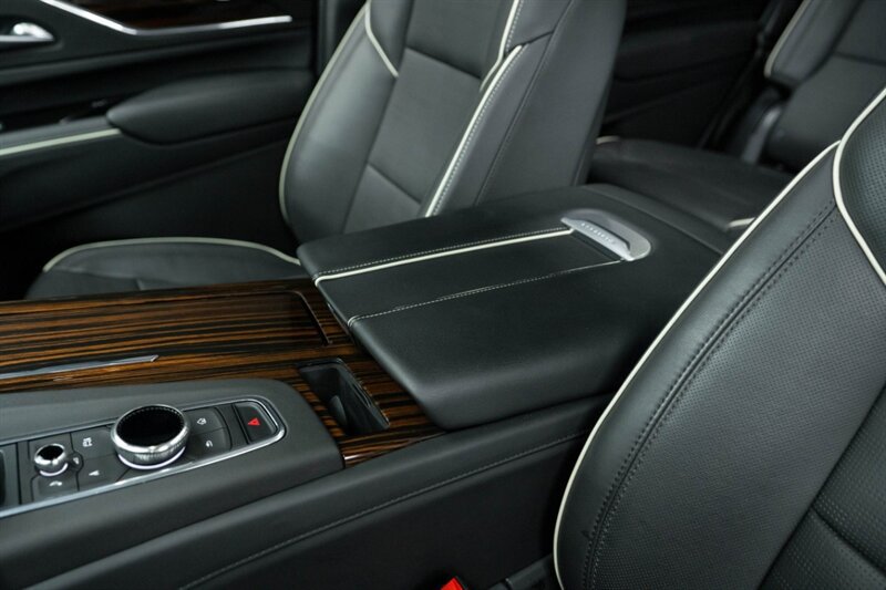 Used 2023 Cadillac Escalade Premium Luxury w/ Performance Package AWD/4WD image 36