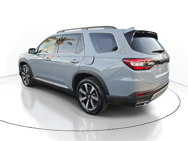 Certified 2024 Honda Pilot Touring image 4