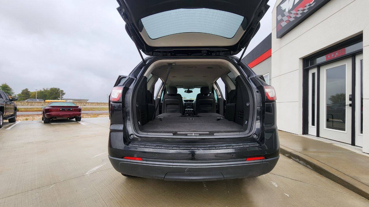 Used 2016 Chevrolet Traverse LT w/ Style and Technology Package FWD image 20
