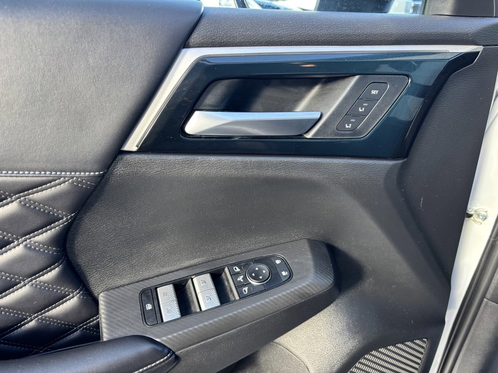 Used 2023 Mitsubishi Outlander SEL Black Edition image 22