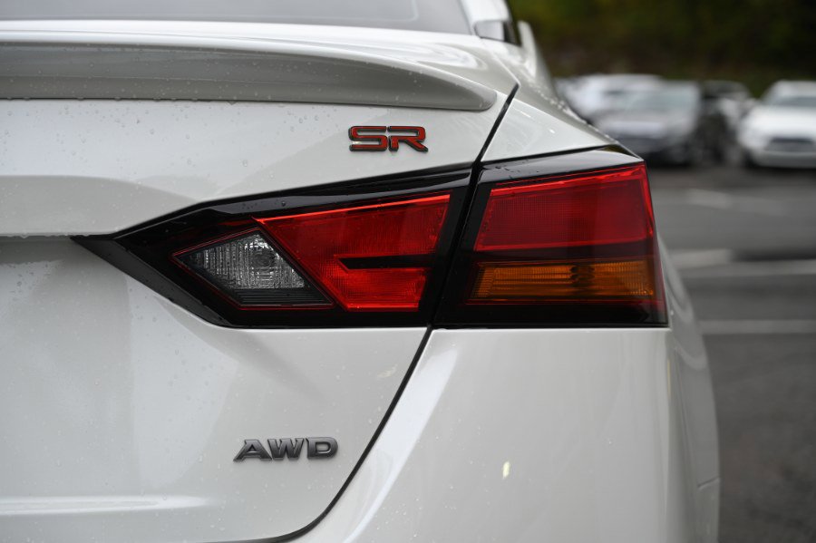 Used 2023 Nissan Altima 2.5 SR w/ SR Premium Package image 20