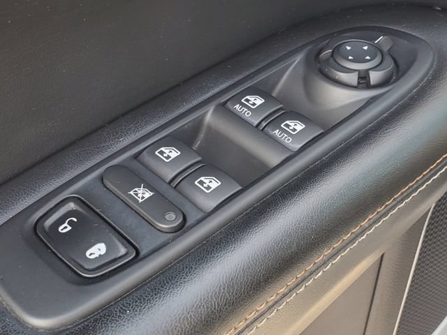 Used 2017 Jeep Compass Latitude w/ Popular Equipment Group AWD/4WD image 11