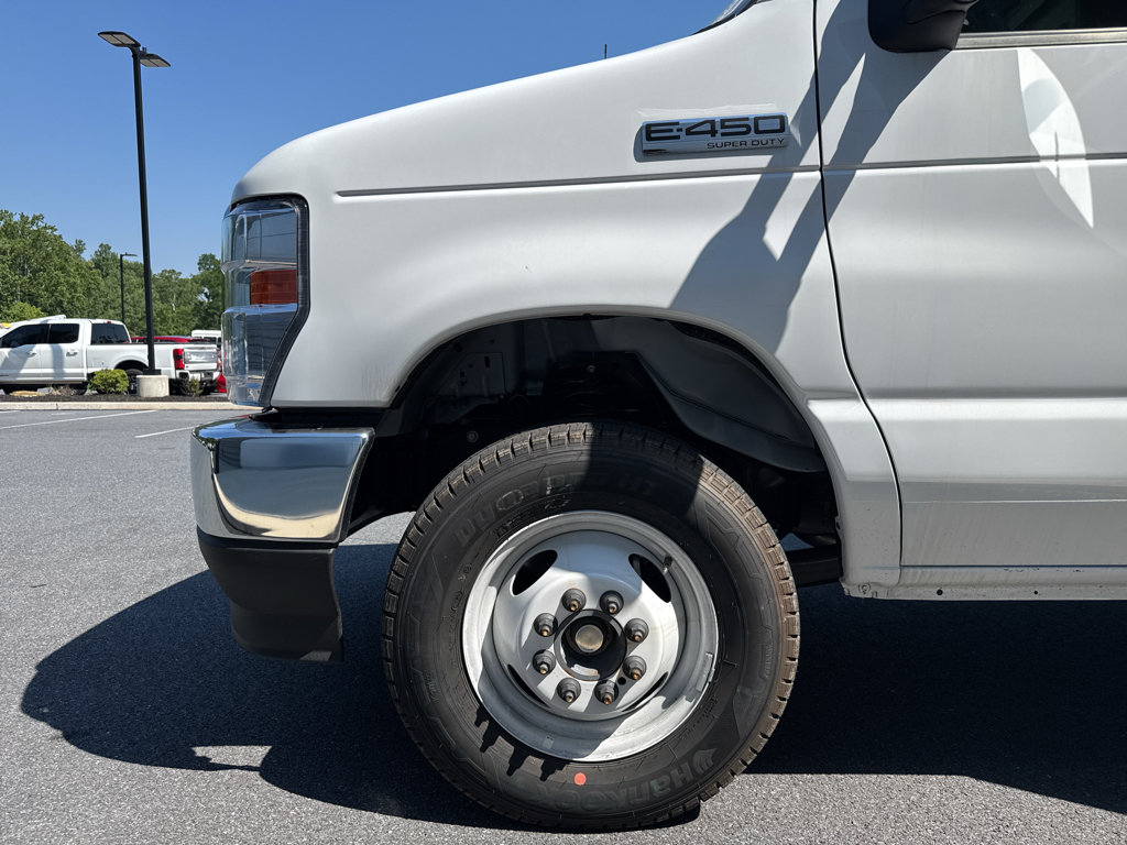 New 2026 Ford E-450 and Econoline 450 Super Duty w/ Power Equipment Group RWD image 19