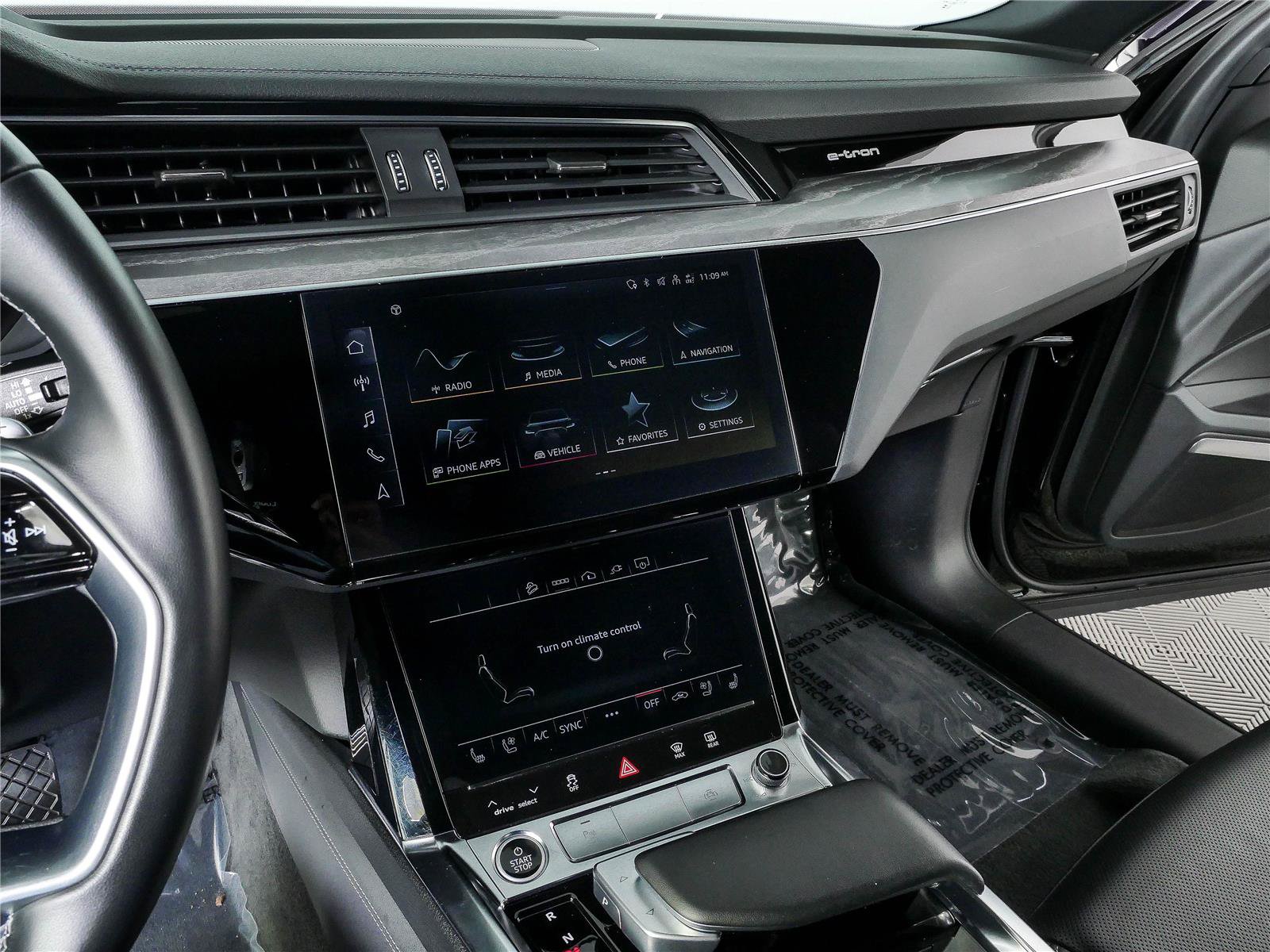Used 2023 Audi e-tron Premium Plus w/ Premium Plus Package AWD/4WD image 13