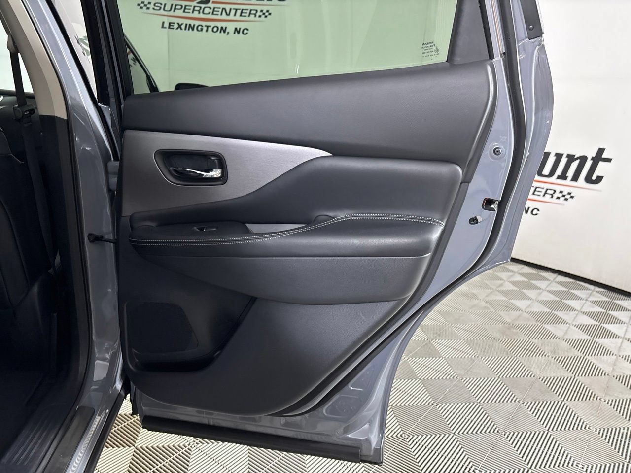 Used 2024 Nissan Murano SL FWD image 29