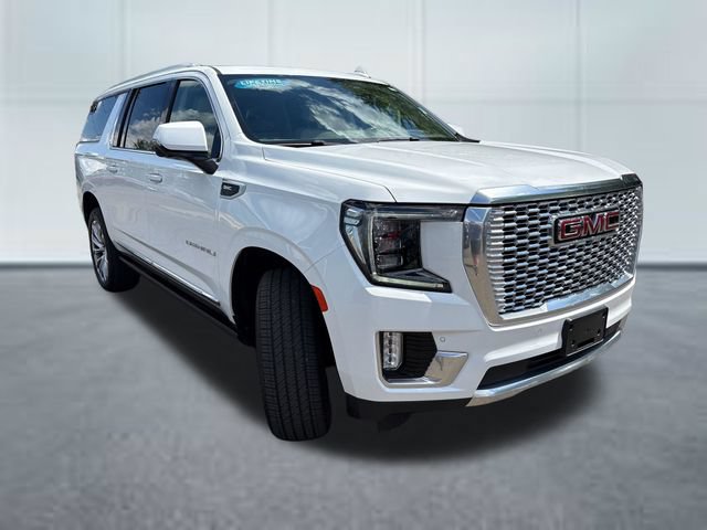 Used 2022 GMC Yukon XL Denali AWD/4WD image 5