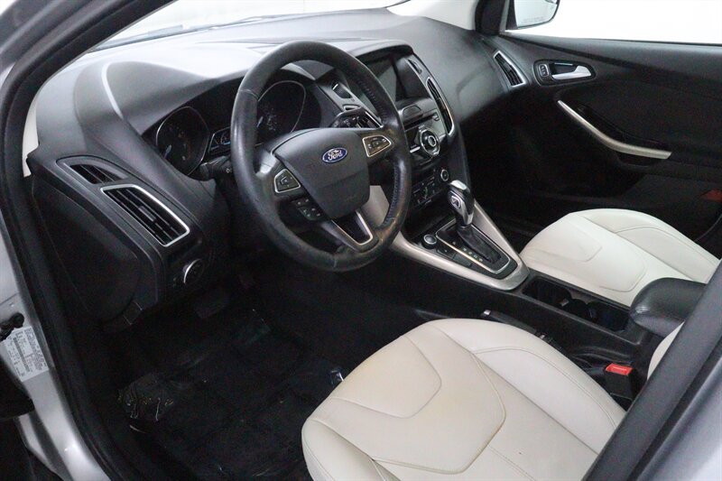 Used 2017 Ford Focus Titanium FWD image 17