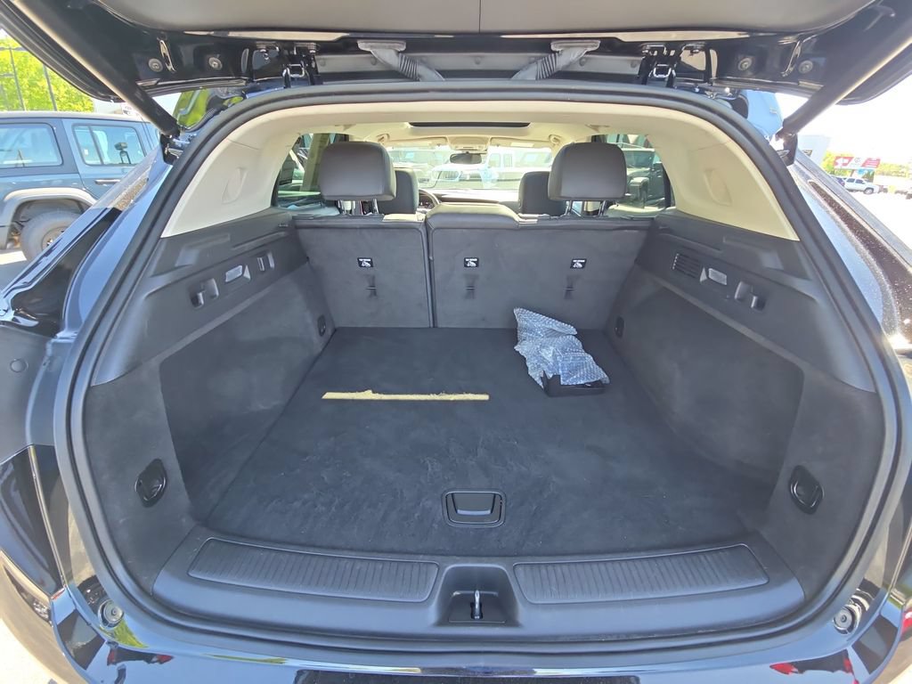 Used 2023 Buick Envision Essence w/ Sport Touring Package AWD/4WD image 28