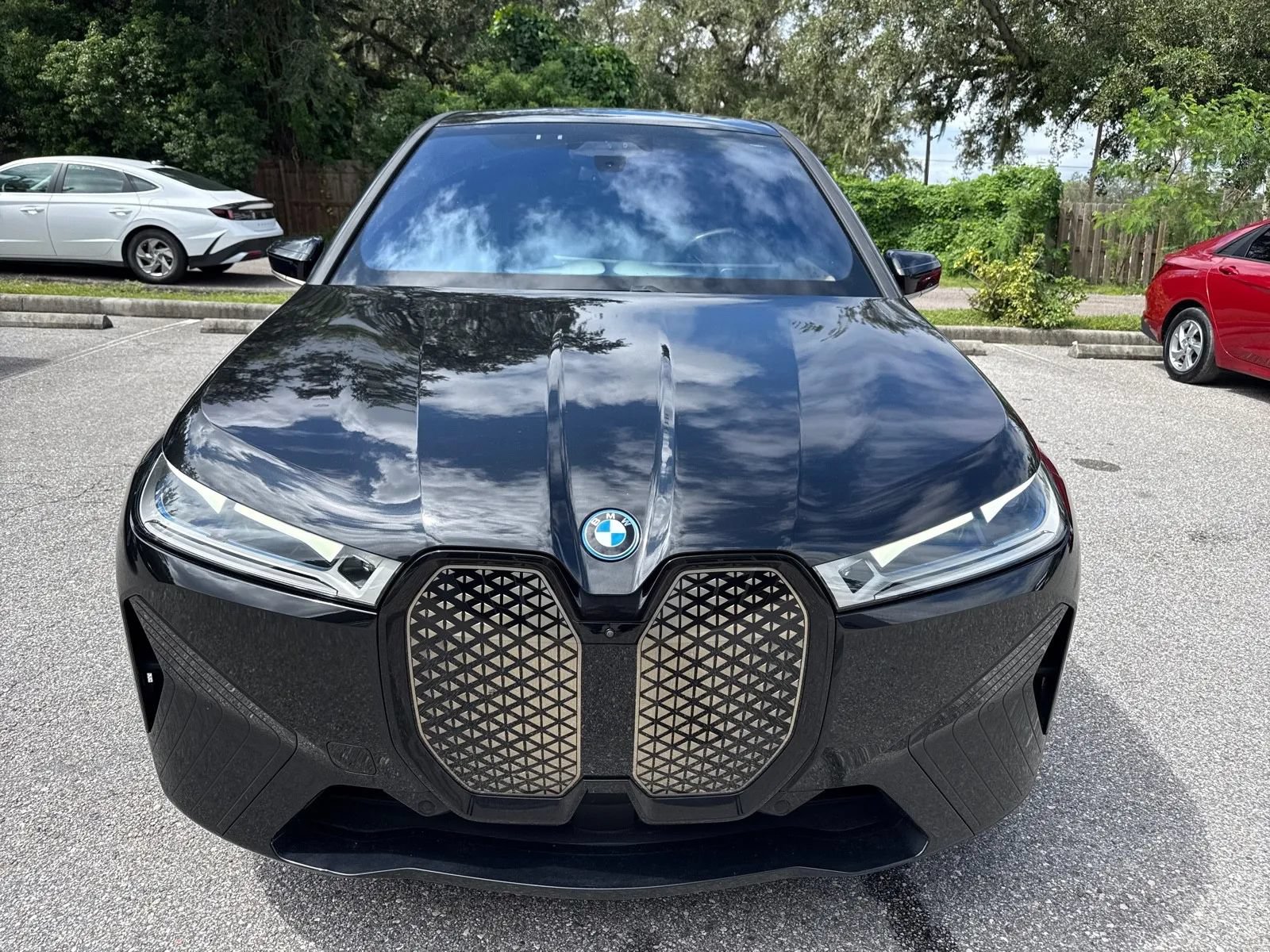 Used 2024 BMW iX xDrive50 w/ Premium Package AWD/4WD image 7