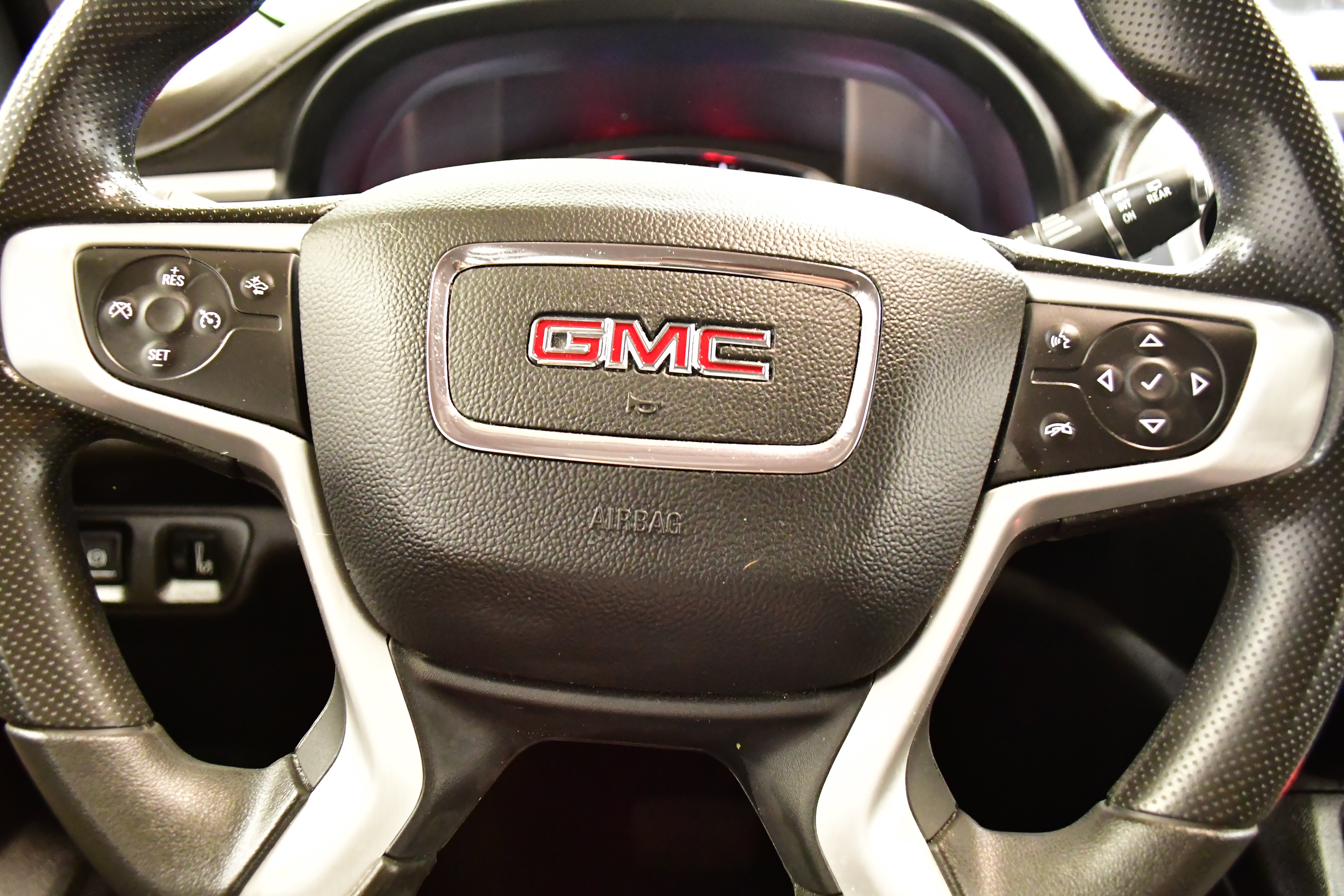 Used 2023 GMC Acadia SLE AWD/4WD image 20