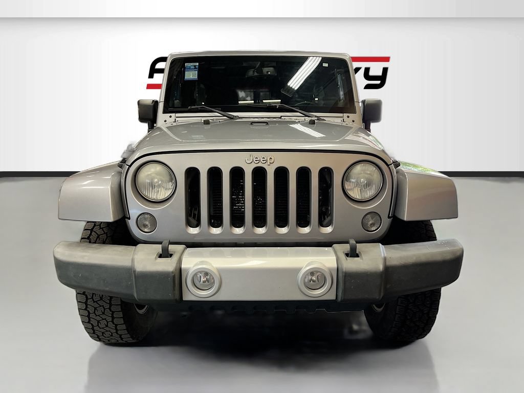 Used 2014 Jeep Wrangler Unlimited Sahara w/ Connectivity Group AWD/4WD image 2