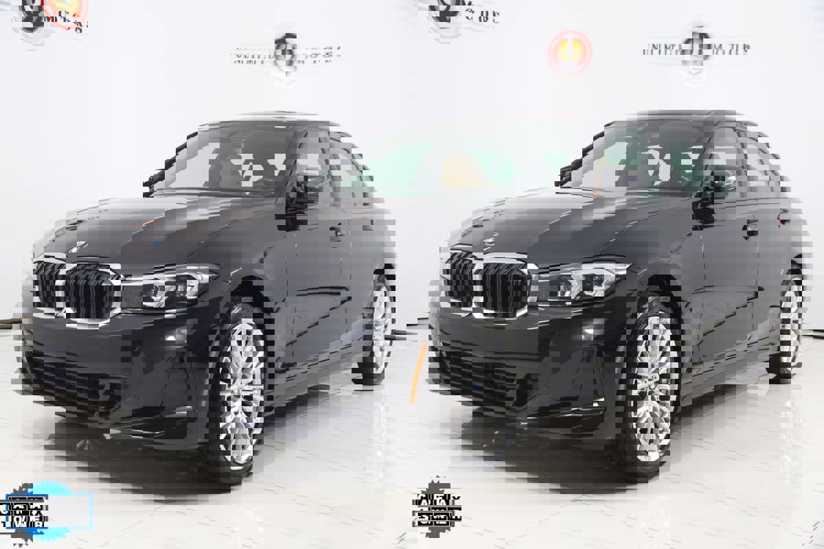 Used 2023 BMW 330i xDrive Sedan w/ Driving Assistance Package image 5