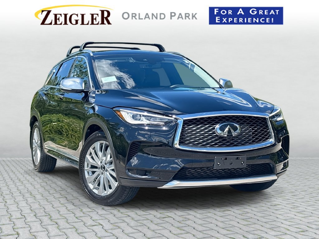 Certified 2025 INFINITI QX50 Luxe w/ Accent Package AWD/4WD image 1