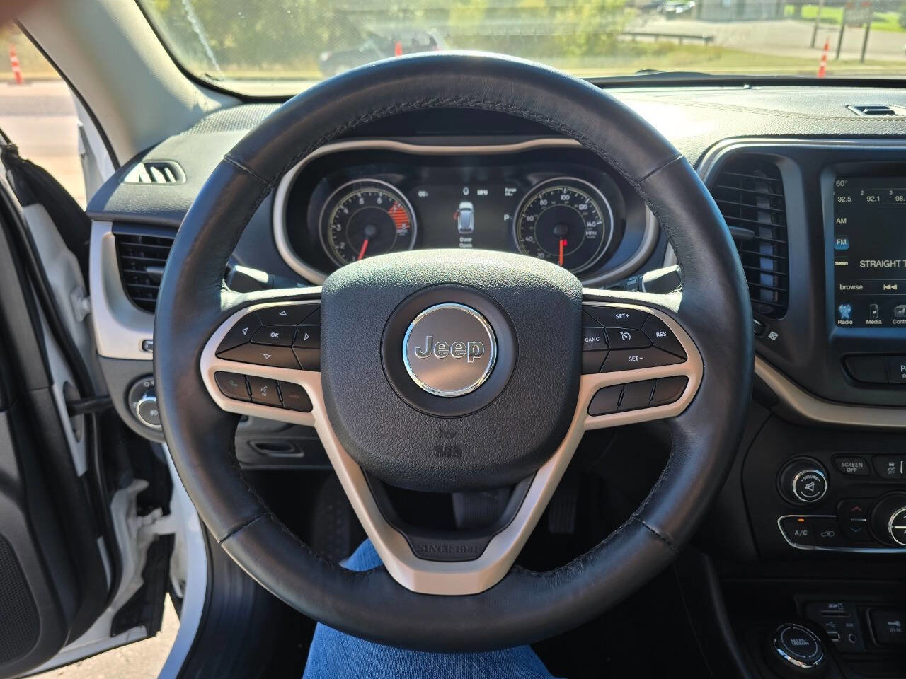 Used 2018 Jeep Cherokee Limited w/ Trailer Tow Group image 15