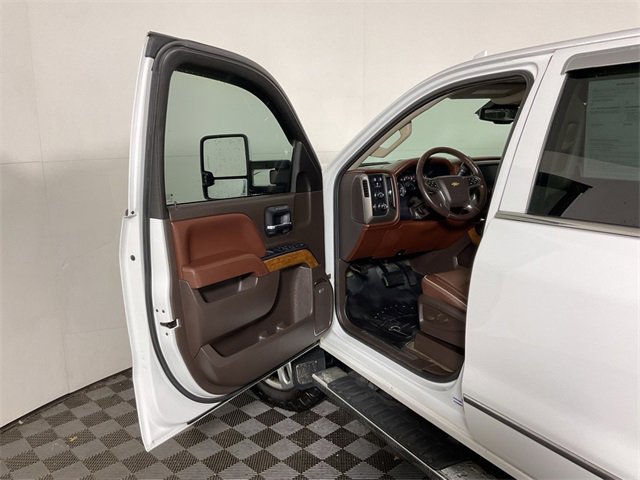 Used 2016 Chevrolet Silverado 3500 High Country image 17