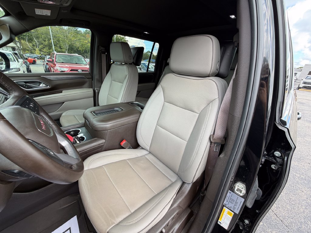 Used 2023 GMC Yukon XL SLT w/ SLT Premium Package RWD image 8