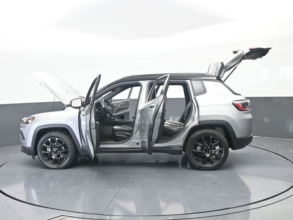 Used 2022 Jeep Compass Latitude FWD image 68