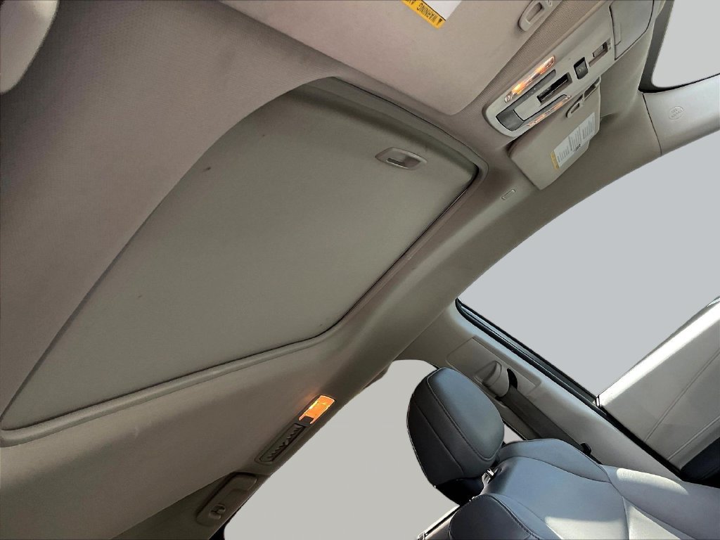 Used 2022 Toyota Sienna XLE FWD image 27