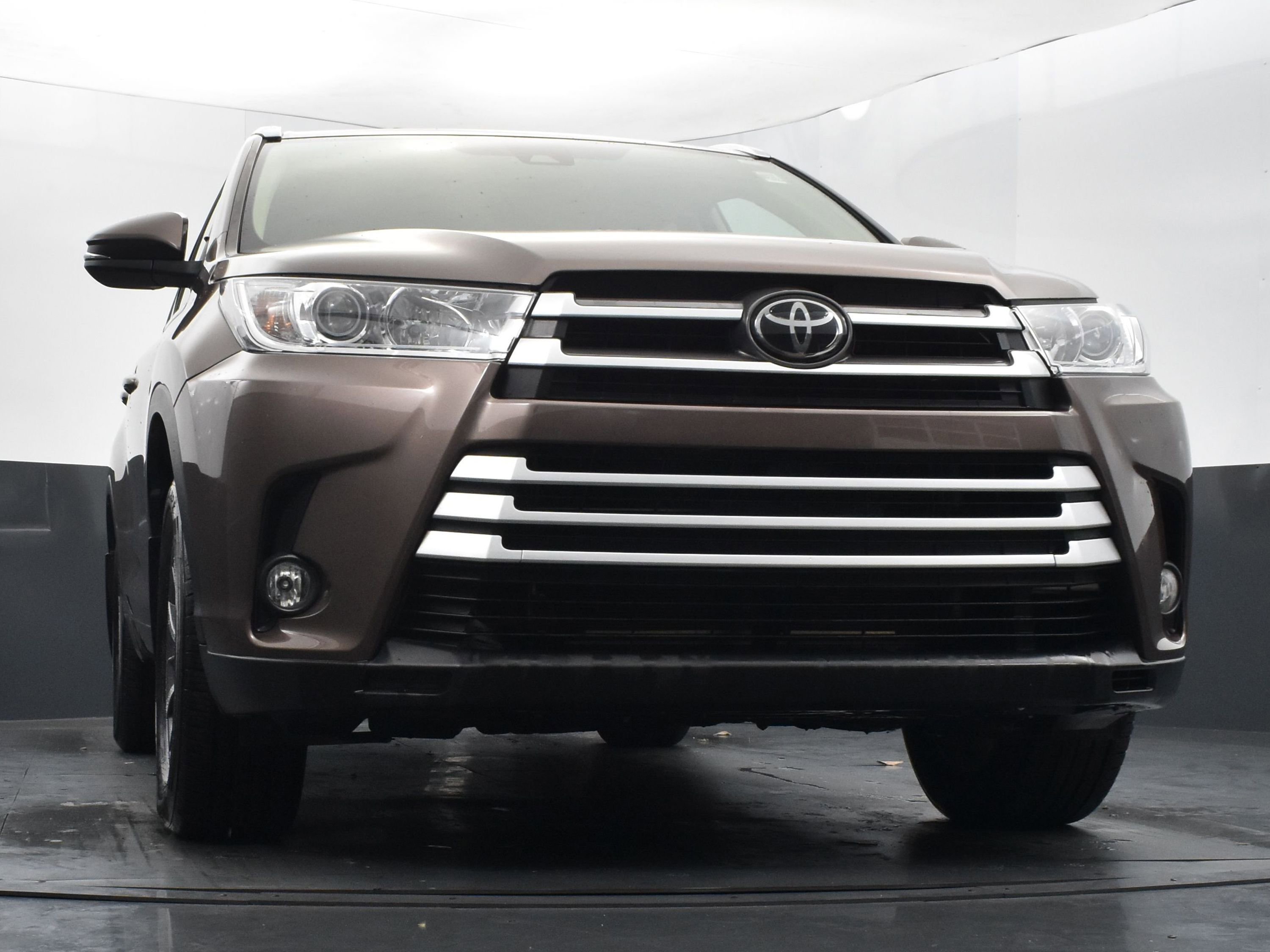 Used 2018 Toyota Highlander XLE image 42