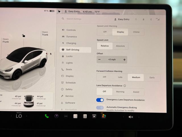 Used 2023 Tesla Model Y Performance AWD/4WD image 29