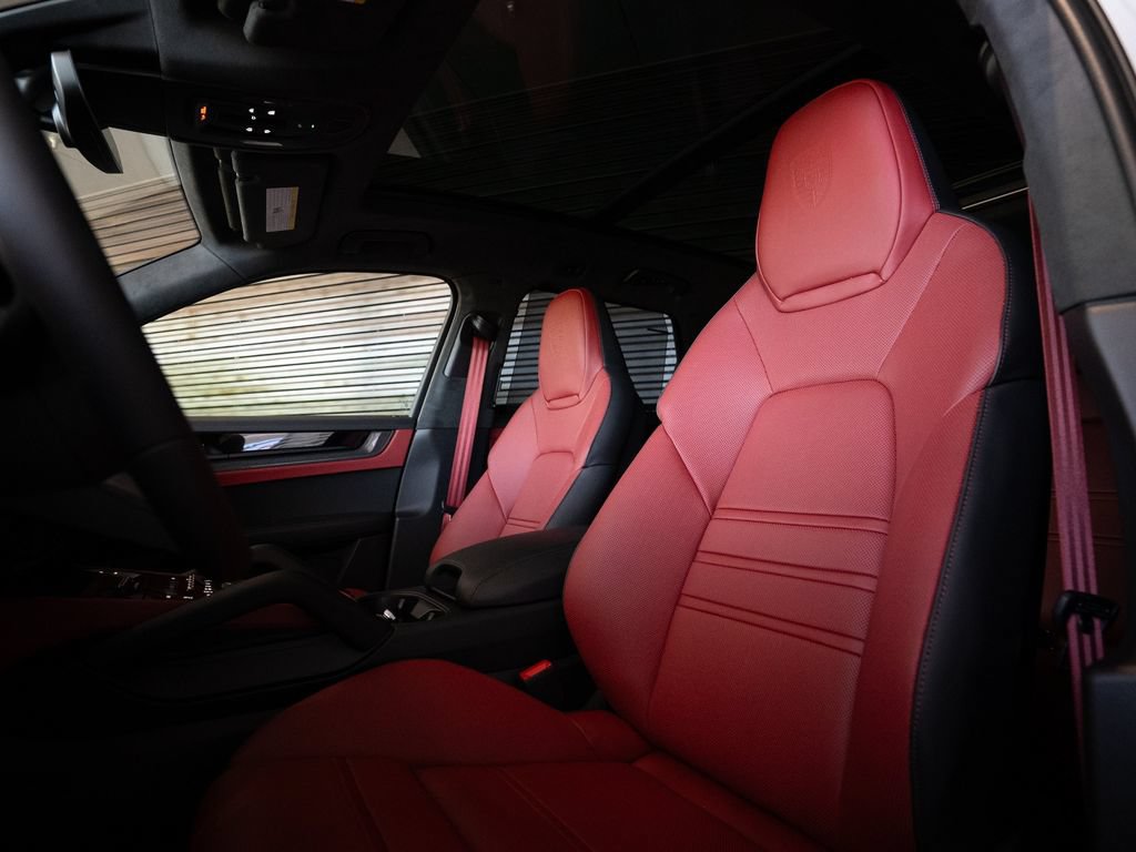 New 2026 Porsche Cayenne GTS AWD/4WD image 5