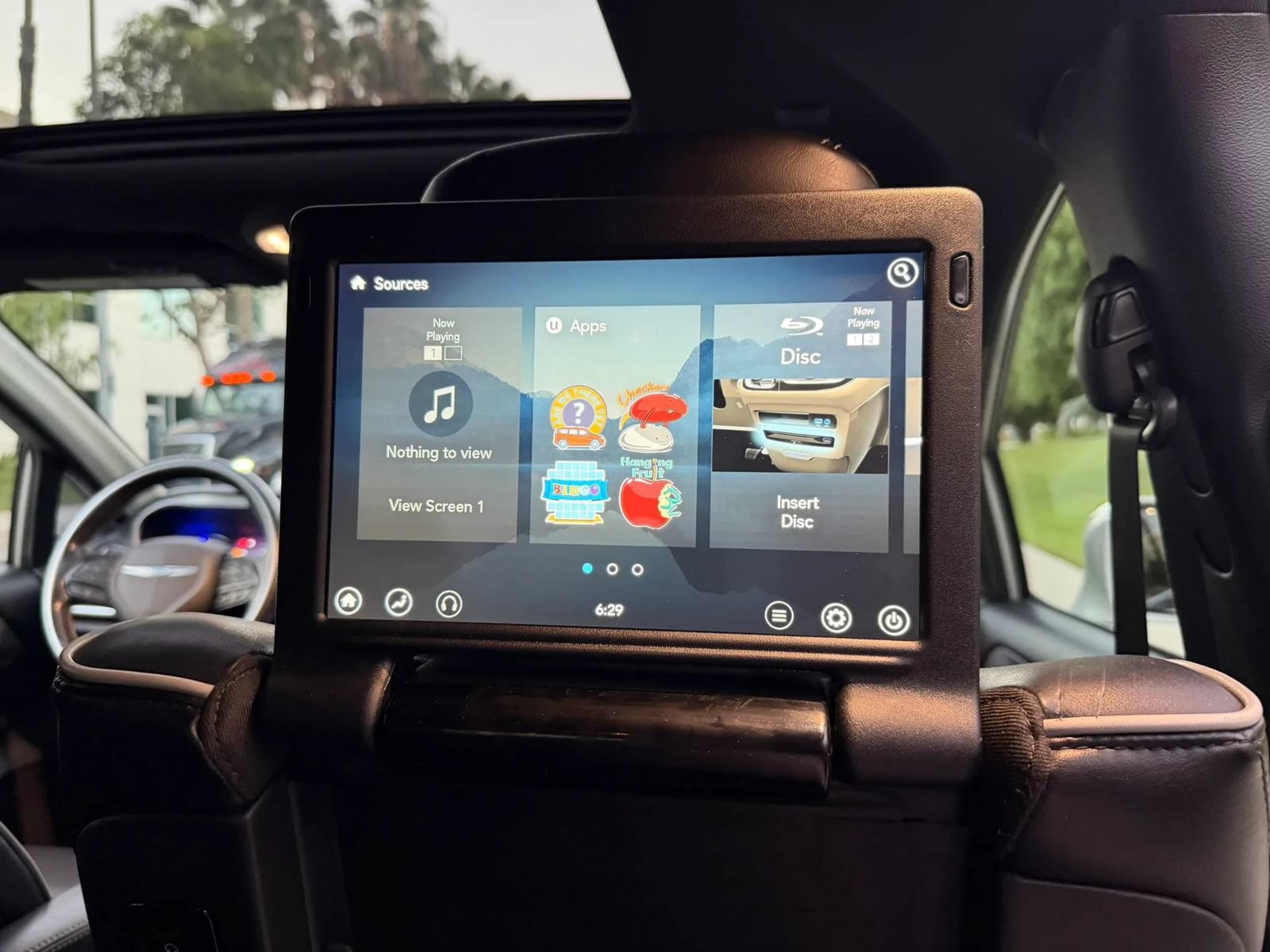 Used 2020 Chrysler Pacifica Limited w/ Advanced Safetytec Group FWD image 36