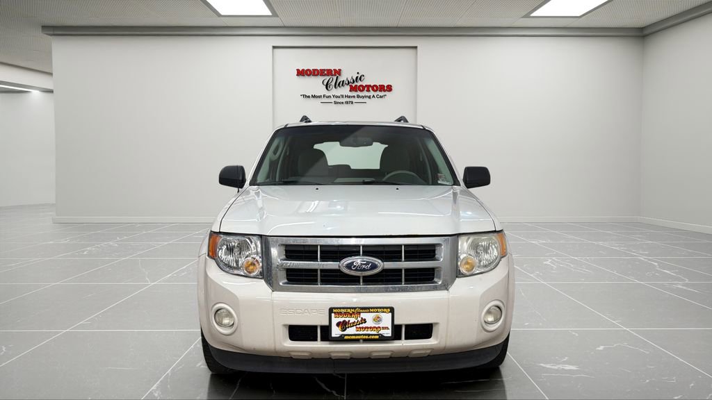 Used 2011 Ford Escape XLT image 2