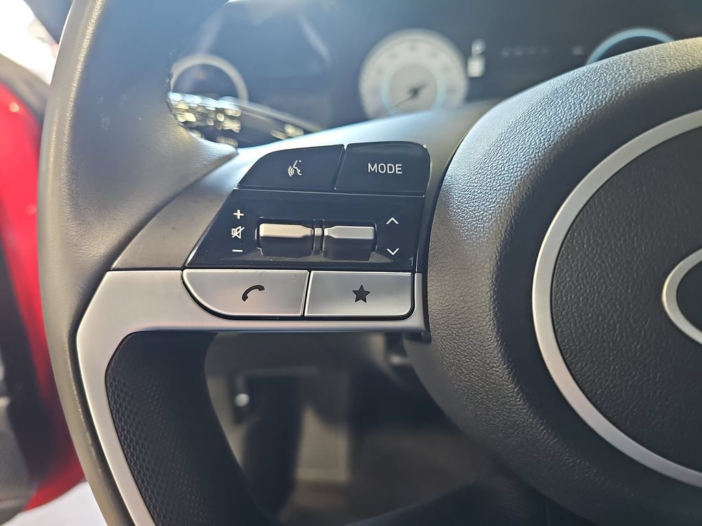 Certified 2025 Hyundai Elantra SEL FWD image 29