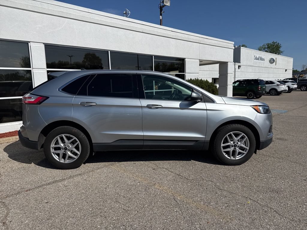 Used 2024 Ford Edge SEL AWD/4WD image 2