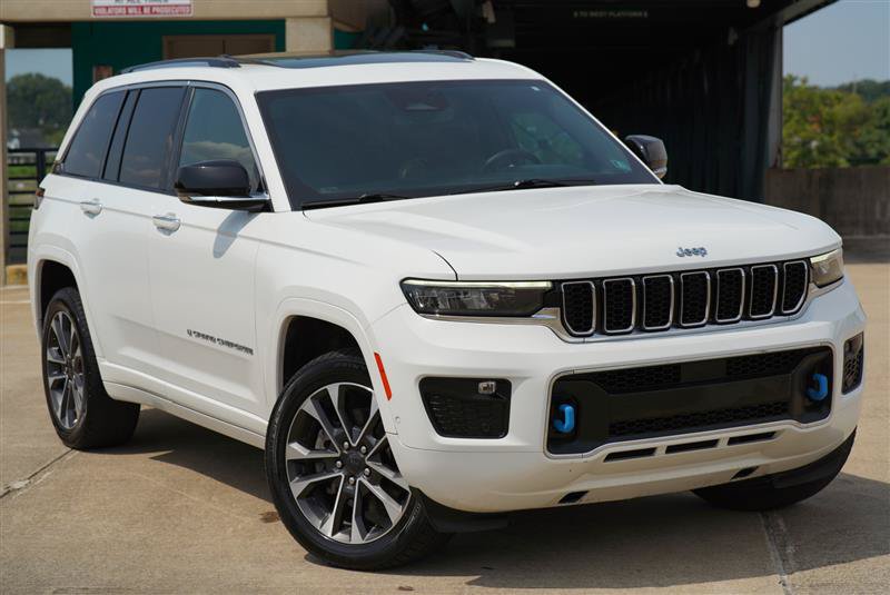 Used 2023 Jeep Grand Cherokee Overland AWD/4WD image 10