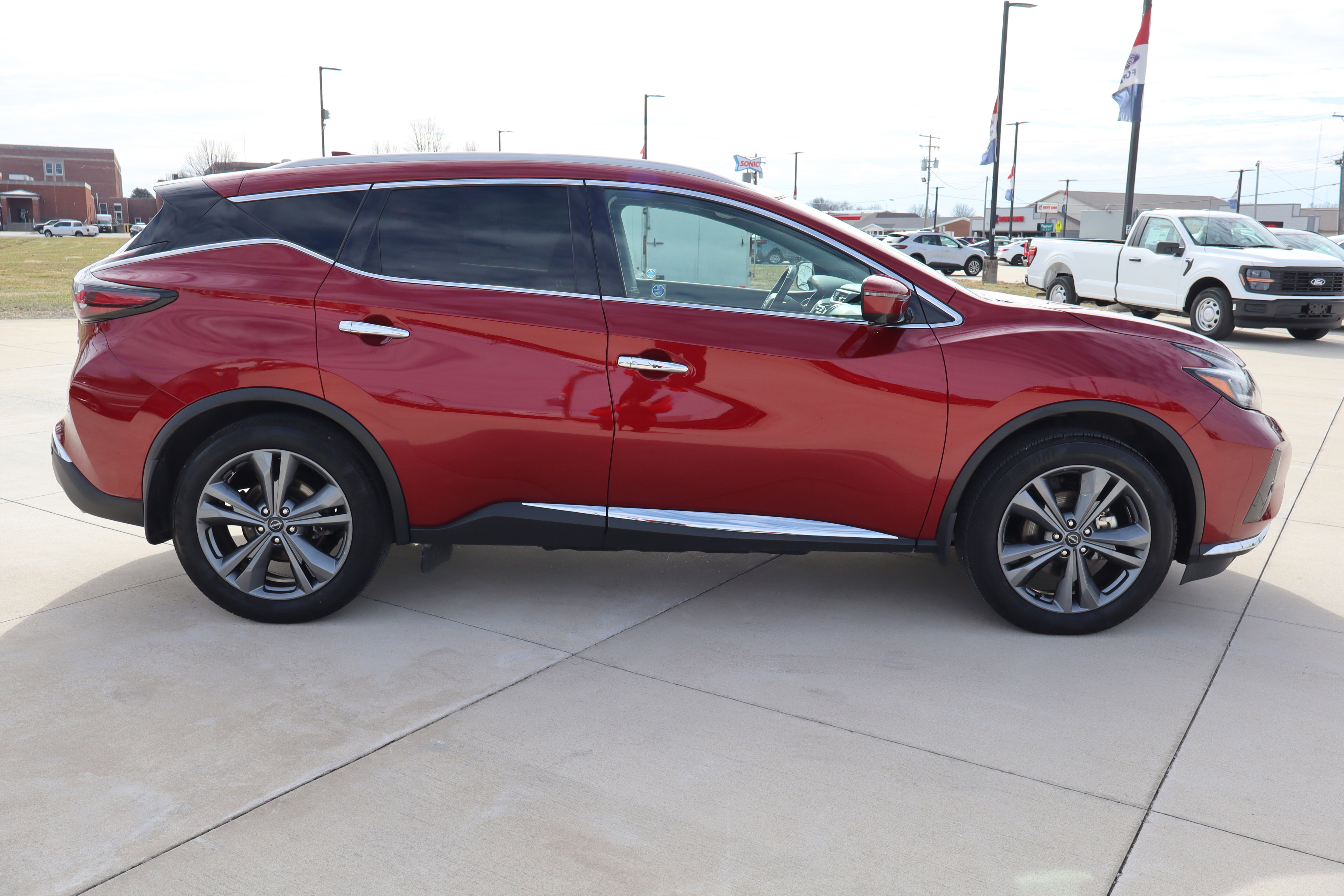 Used 2024 Nissan Murano Platinum w/ Cargo Package image 5